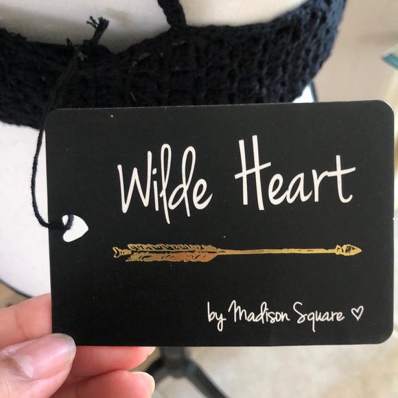 *NWT* Black Crochet Crop Top - Picture 4 of 6